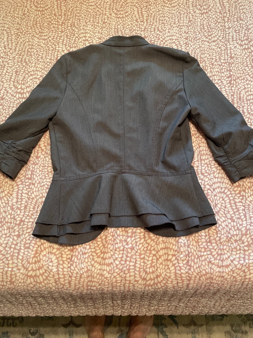 Gray jacket - Picture 2 of 5